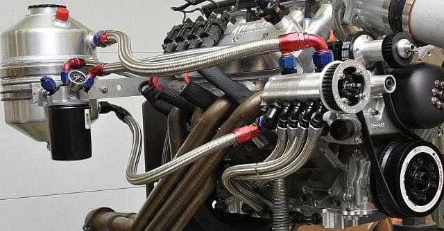 جایگذاری قطعات سیستم روغن کاری کارتل (کارتر) خشک بر روی موتور v8