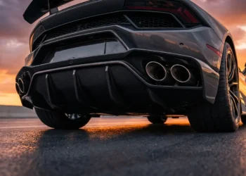 دیفیوزر نقش مهمی در ایرودینامیک خودرو دارد.